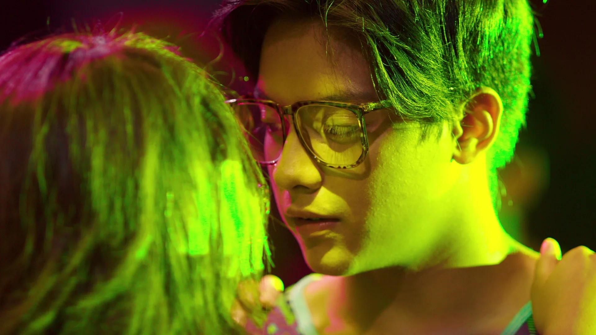 She's Dating the Gangster