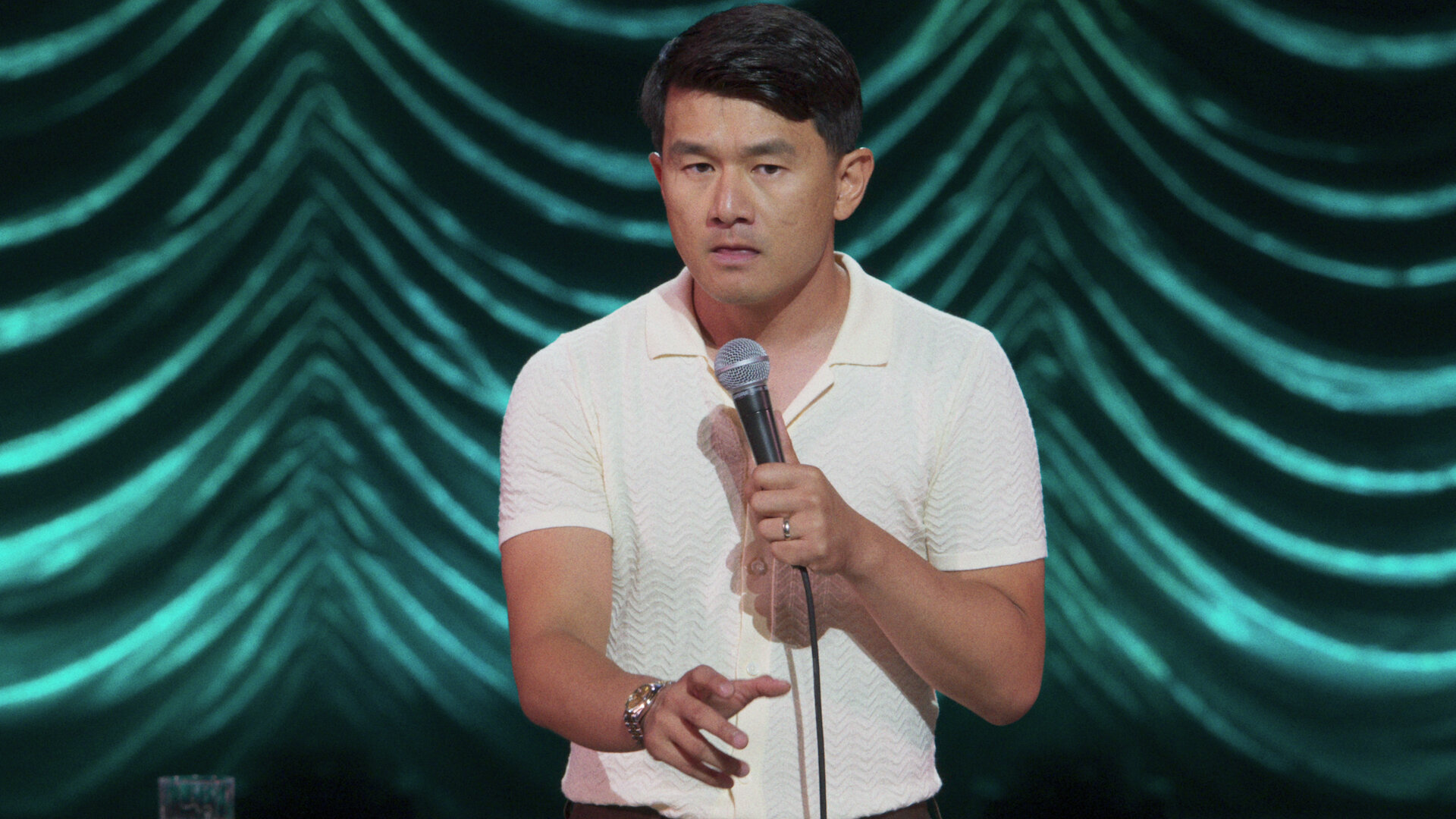 Ronny Chieng: Love to Hate It