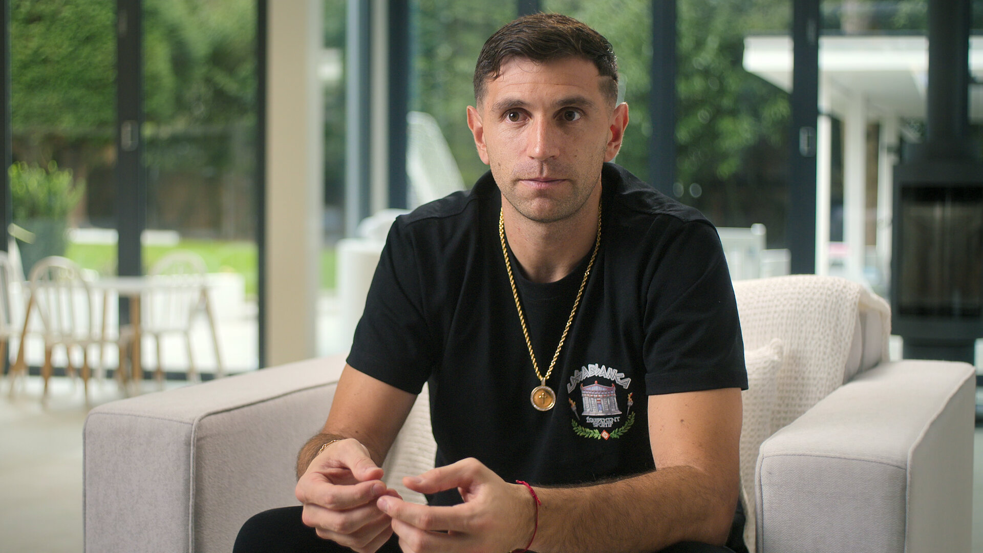 Emi Martínez: The Kid Who Stops Time