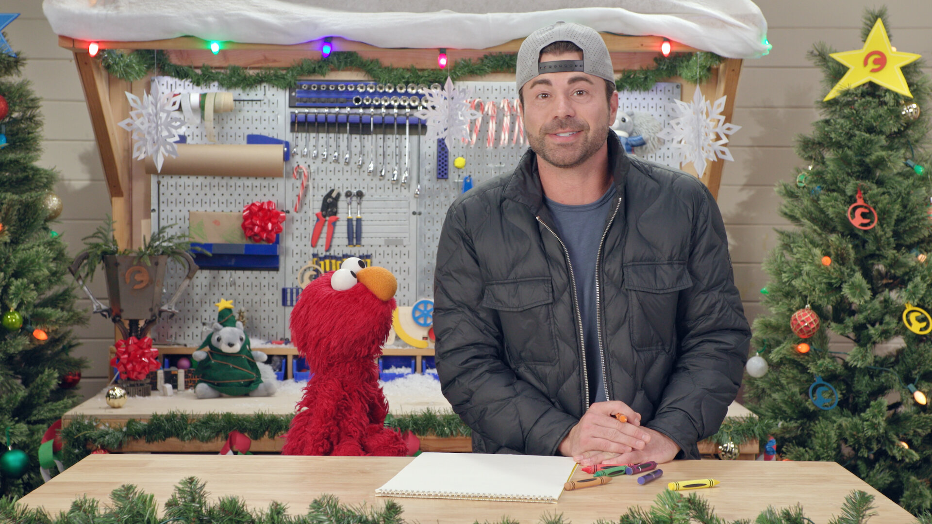 Elmo and Mark Rober's Merry Giftmas