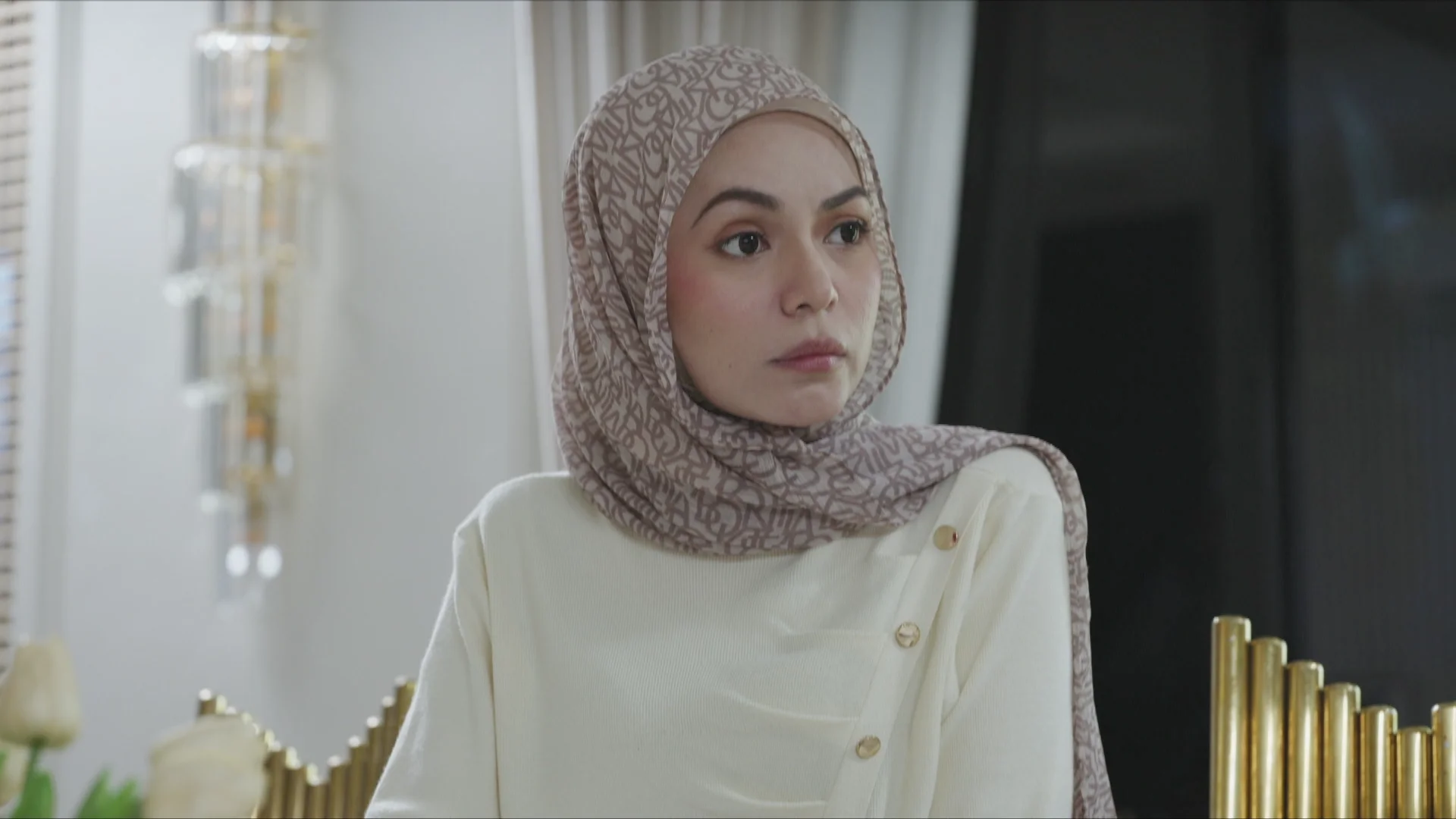Bahagia Yang Tertangguh